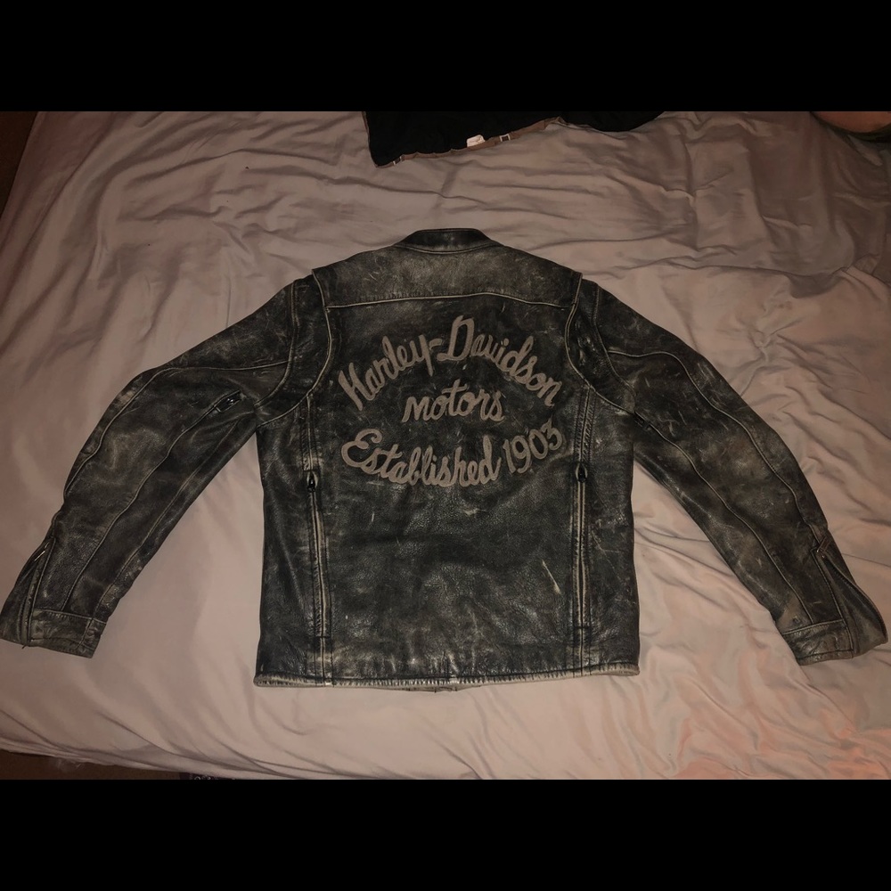 Heavy Harley Davidson leather jacket w/ liner